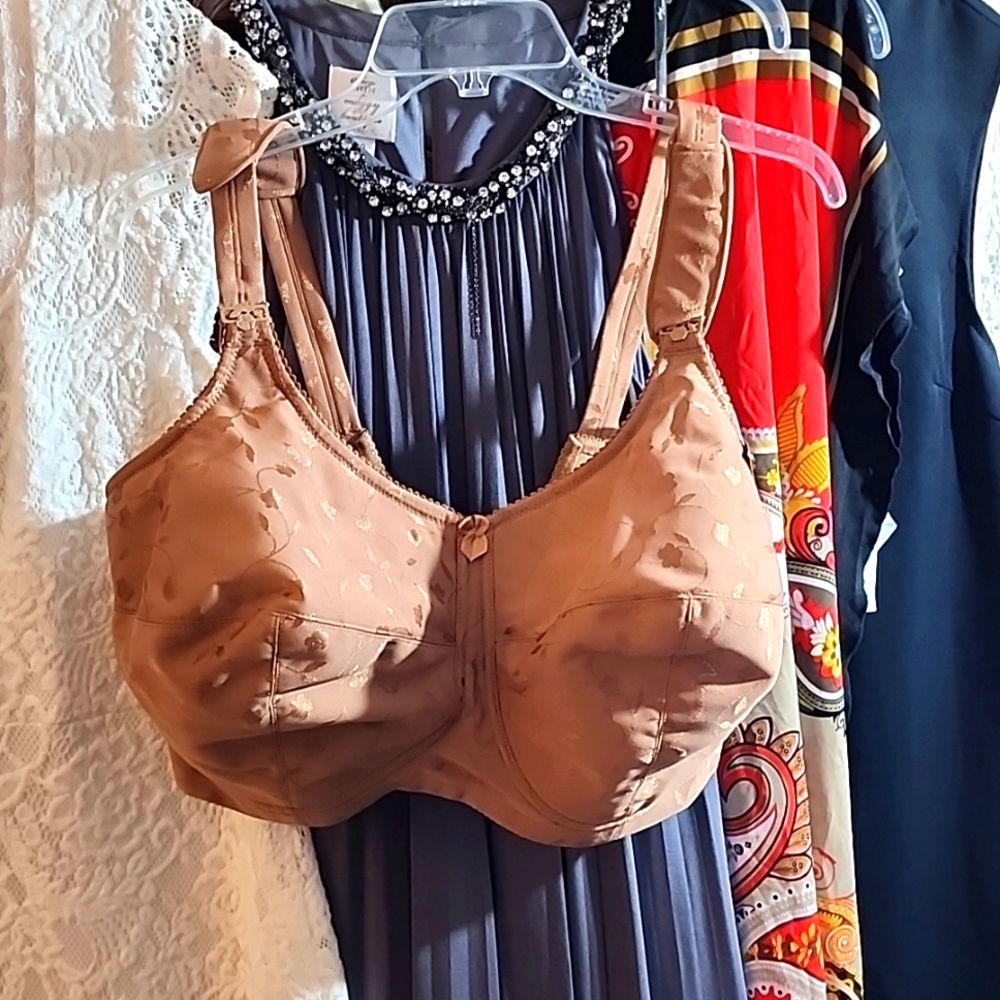 NWT Elila Wire Free Bra Mocha Jacquard Soft Cup 40J